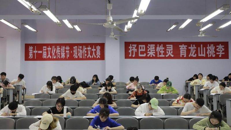 版权转让合同：文化传媒公司如何合规操作**